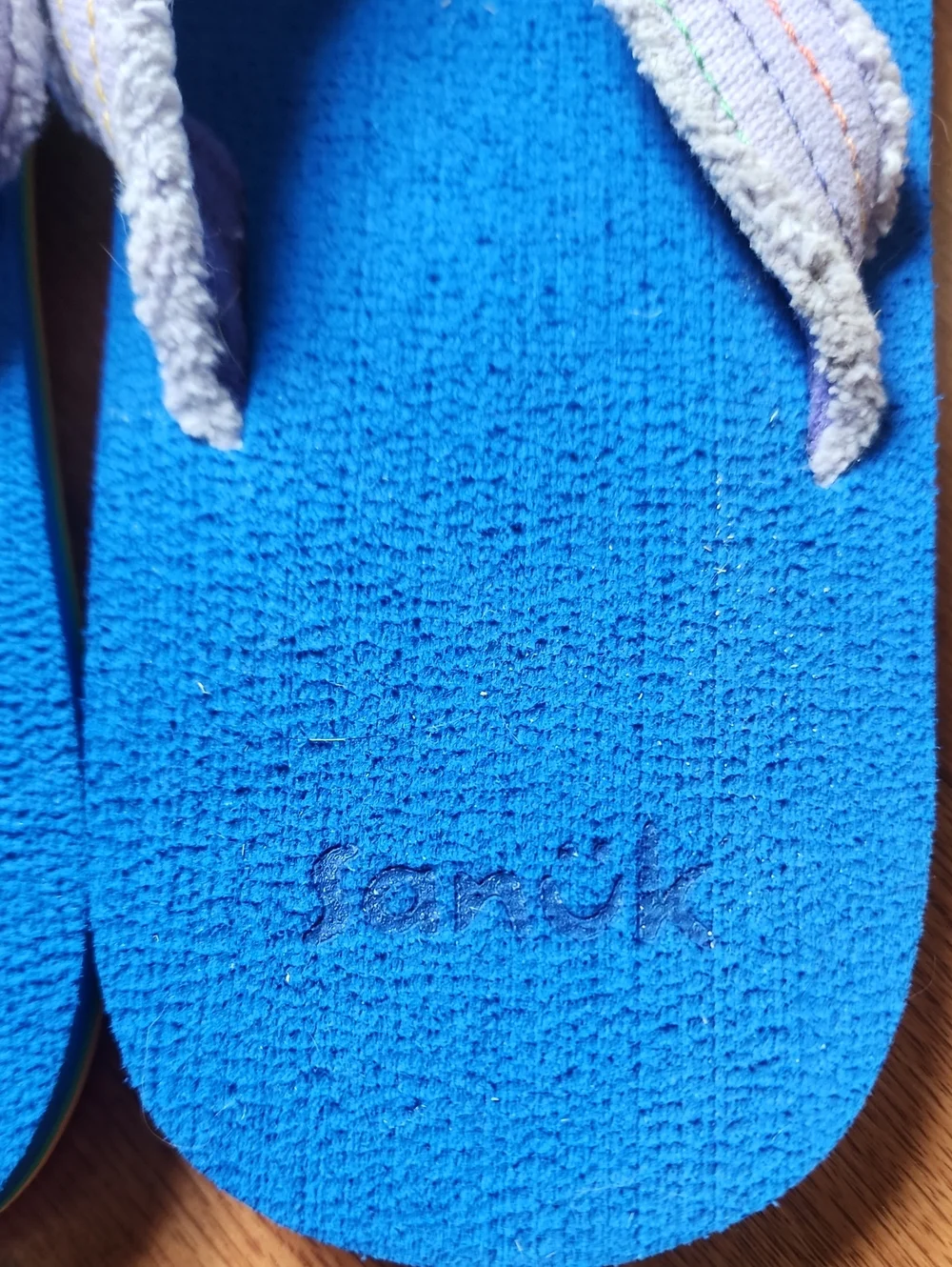 Sanuk Fraidy Stacker Rainbow Flip Flop, Big Kids 2/3